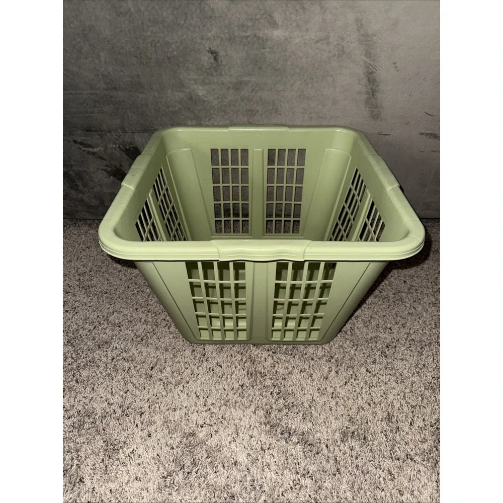 2 Vintage Rubbermaid Square/Rectangle Laundry Baskets 2972 Green & 2965 Mustard